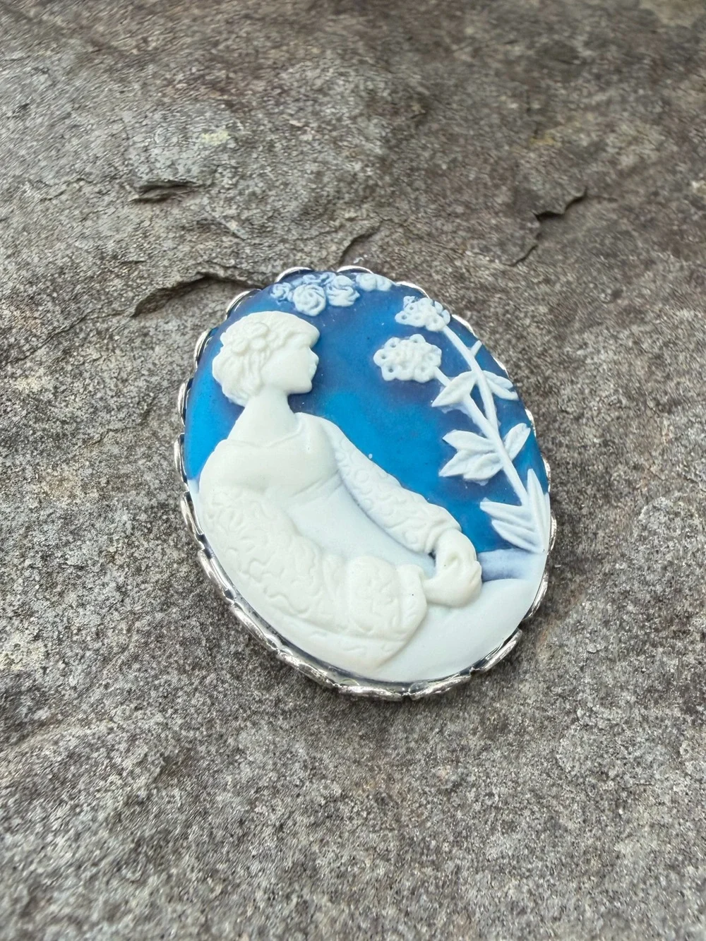 Vintage Garden Lady Figural Blue White Cameo Brooch